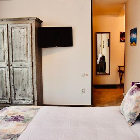 Casa Ankeli Bed & Breakfast Buşteni Eksteriør bilde