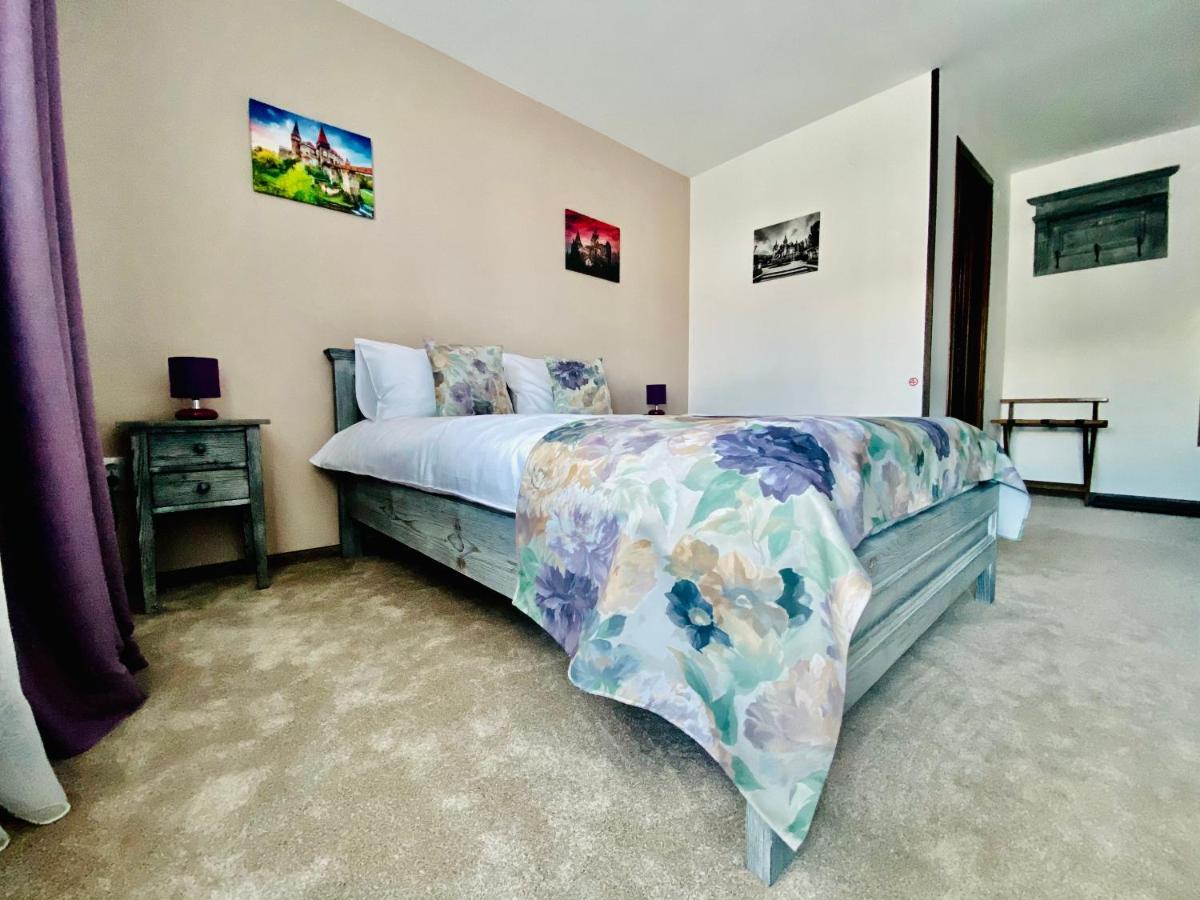 Casa Ankeli Bed & Breakfast Buşteni Eksteriør bilde
