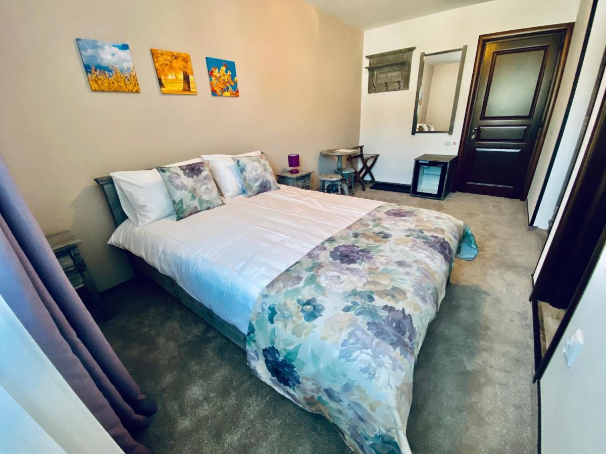 Casa Ankeli Bed & Breakfast Buşteni Eksteriør bilde