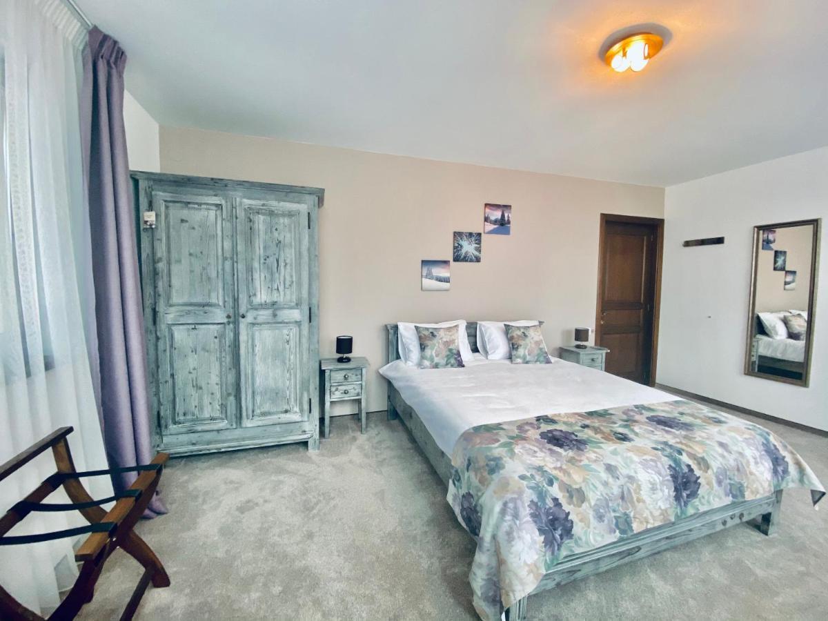 Casa Ankeli Bed & Breakfast Buşteni Eksteriør bilde
