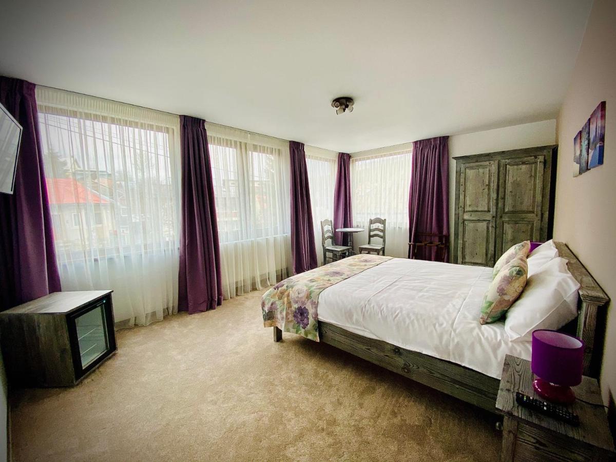 Casa Ankeli Bed & Breakfast Buşteni Eksteriør bilde