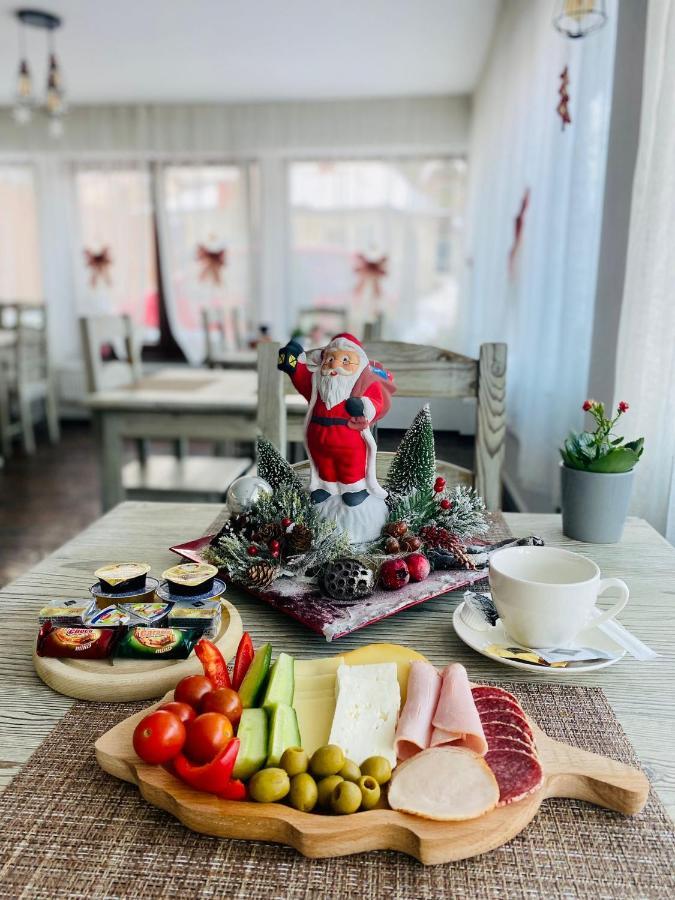Casa Ankeli Bed & Breakfast Buşteni Eksteriør bilde
